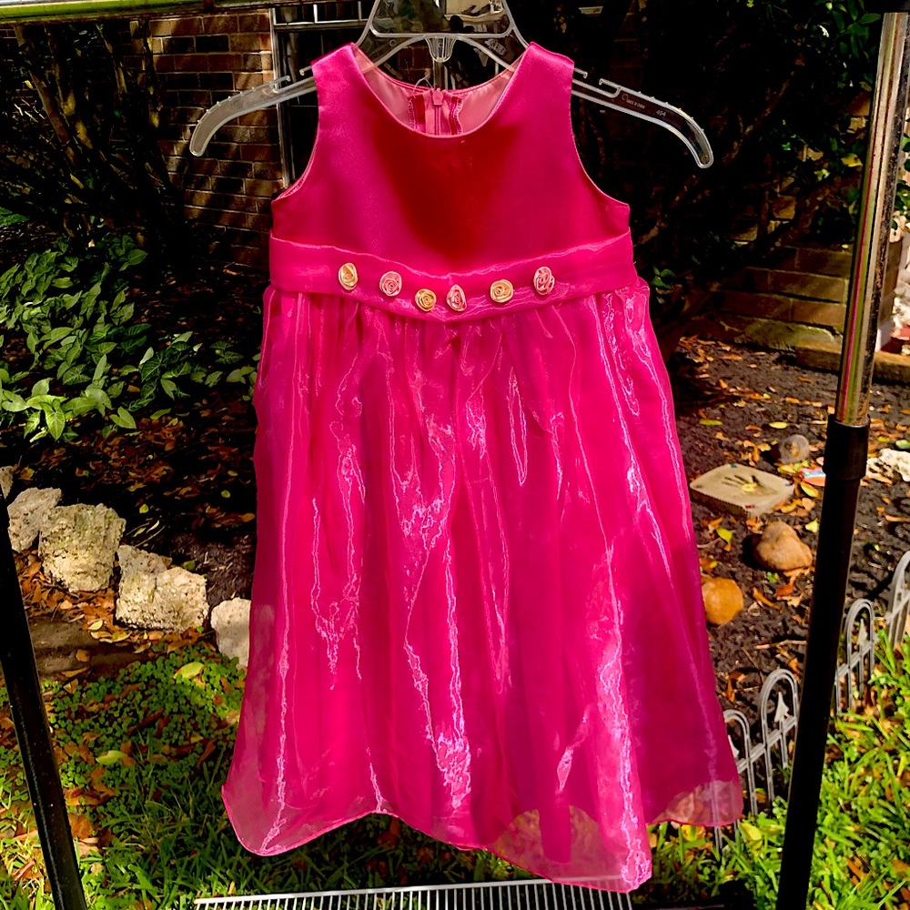 Flowy pink shiny flower dress